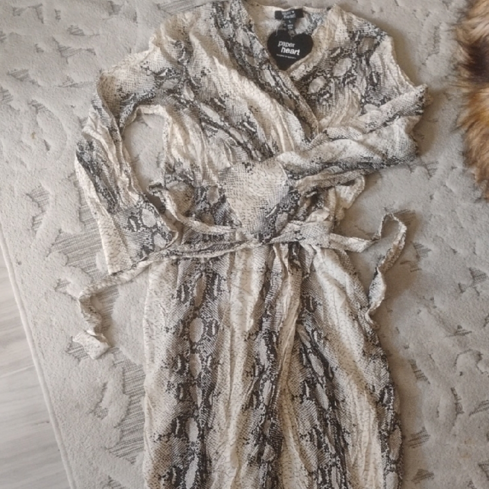 🐍Snake Skin Cream and Black V-Neck Long Sleeve Sundress